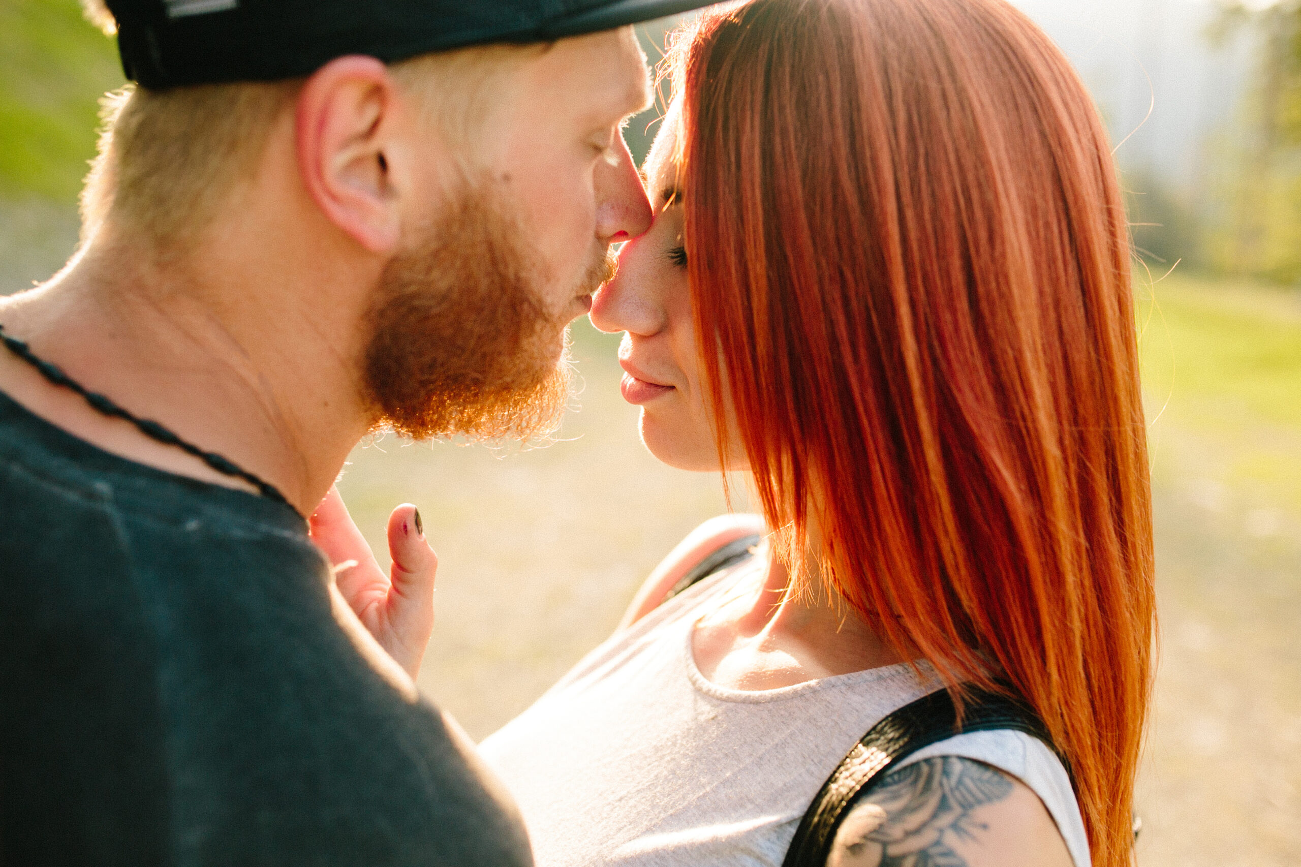 Find Love as a Redhead - couple in the mountains
