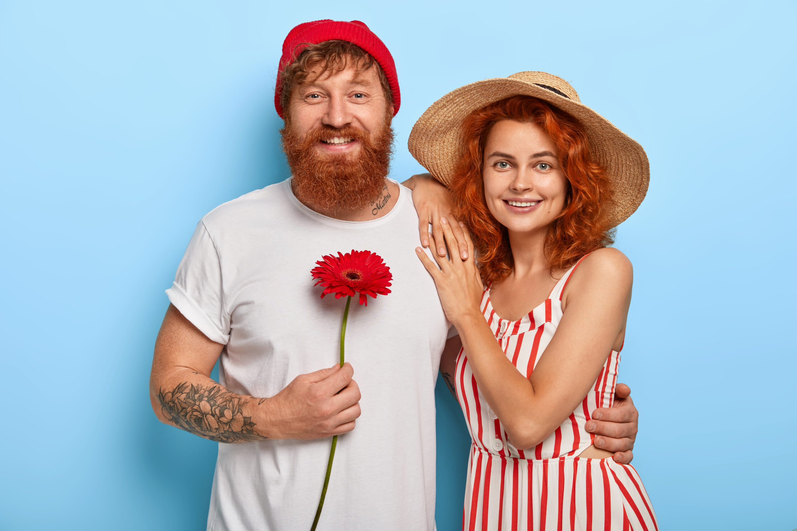 Tips for Redhead Relationships - newly wed couple