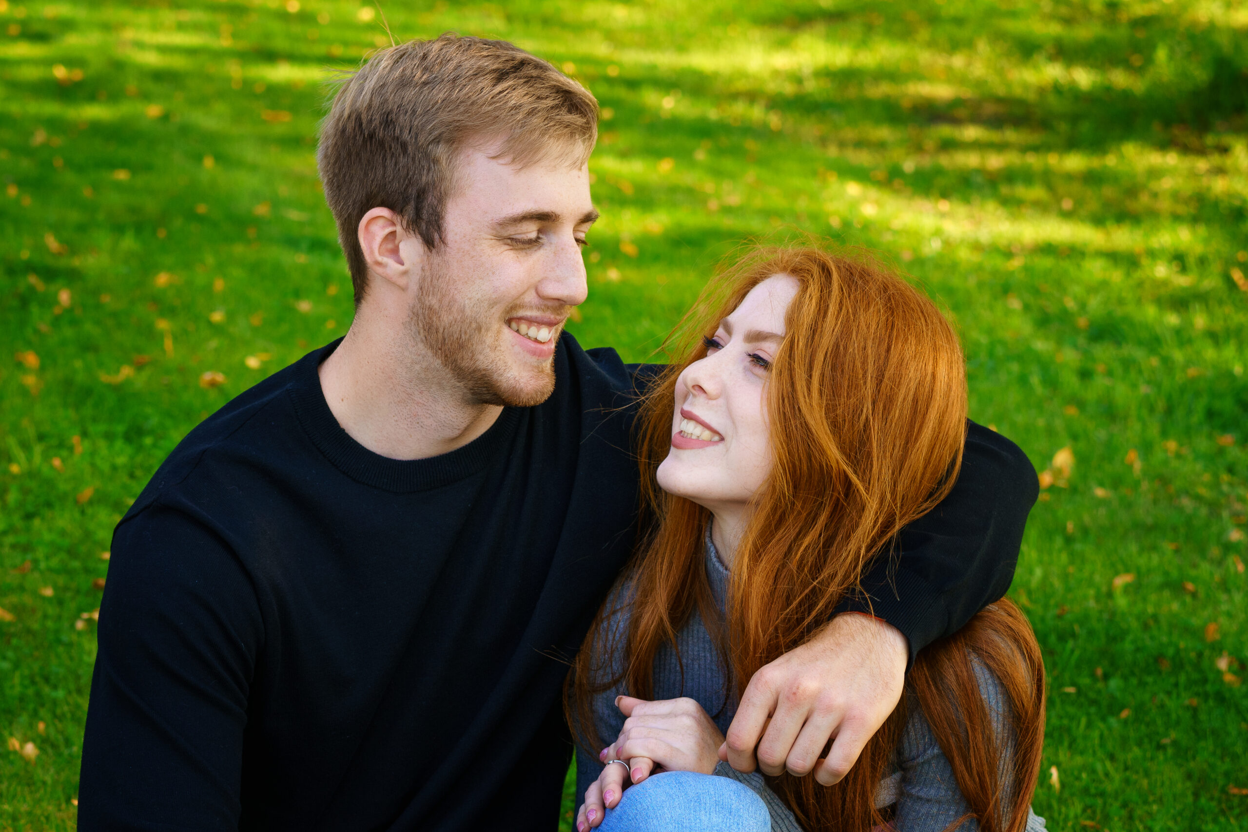 Tips for Redhead Relationships - young couple in park